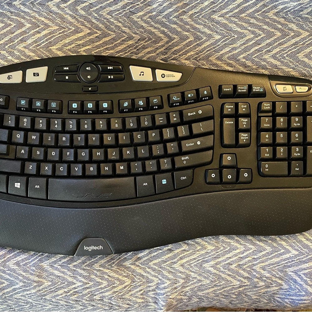 Logitech USB Wireless Keyboard